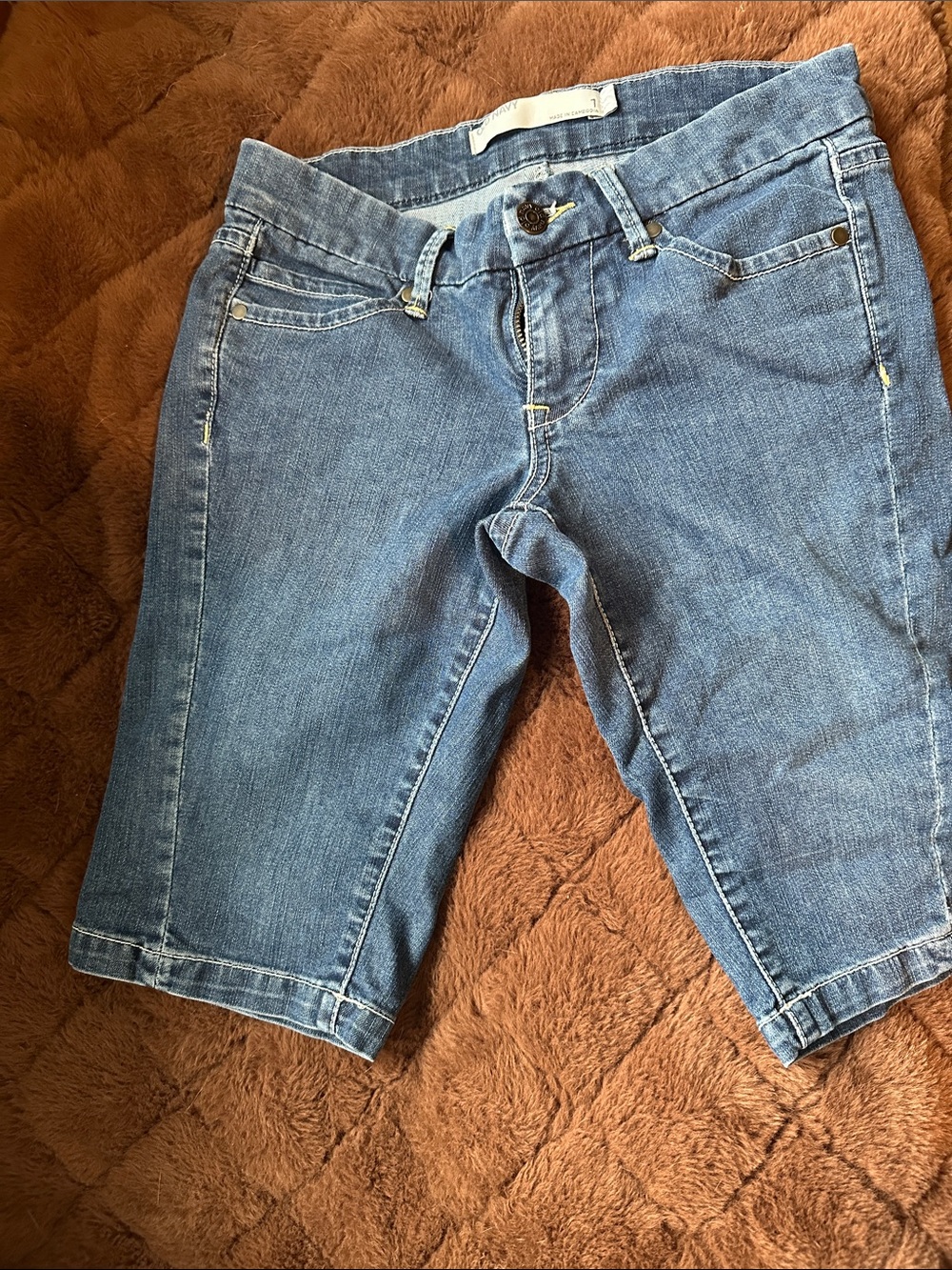 Old Navy Light Blue Denim Boyfriend Bermuda Shorts size 7